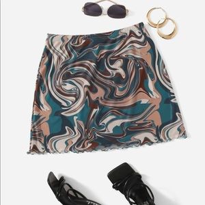 #18 NWOT | Marble Print Lettuce Trim Skirt